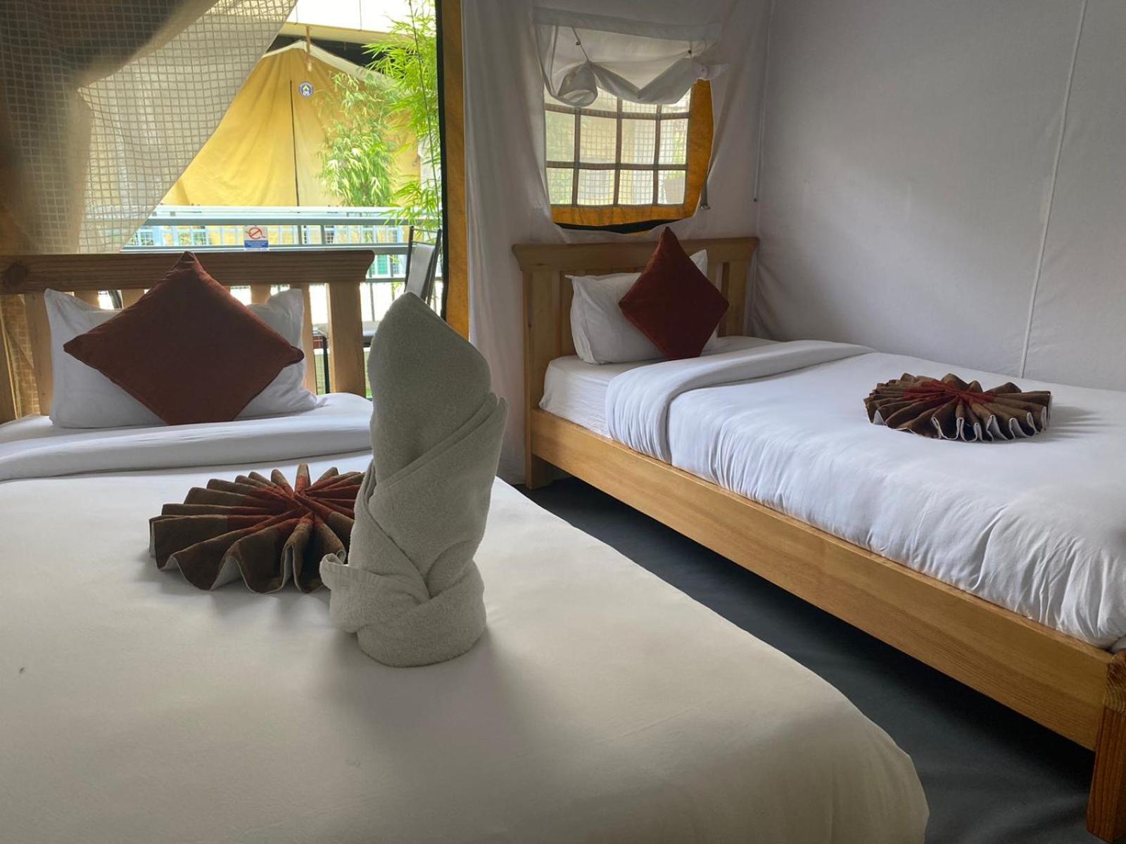 Kalash Parkaze And Tent Inn Pokhara Exterior photo