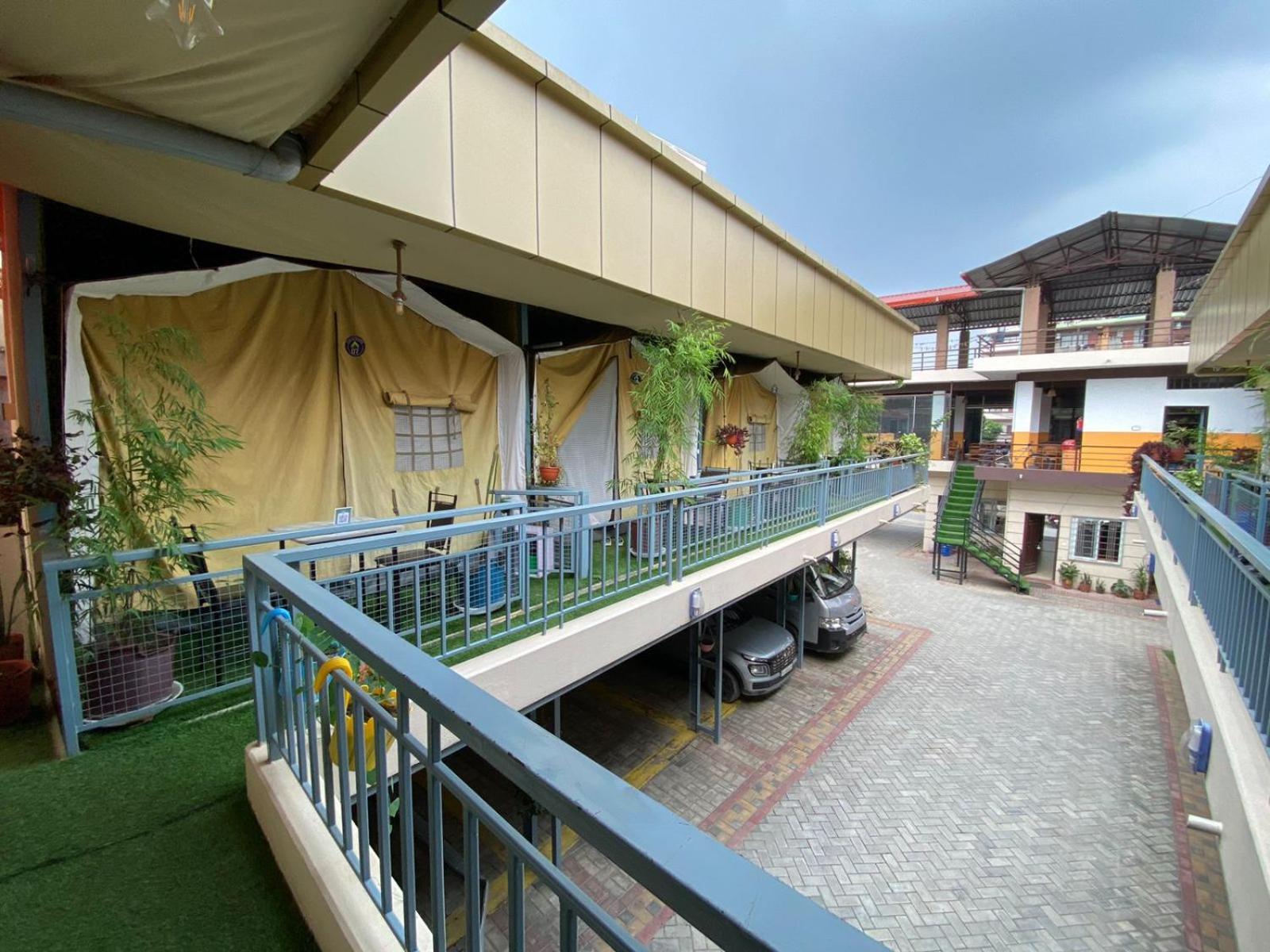 Kalash Parkaze And Tent Inn Pokhara Exterior photo