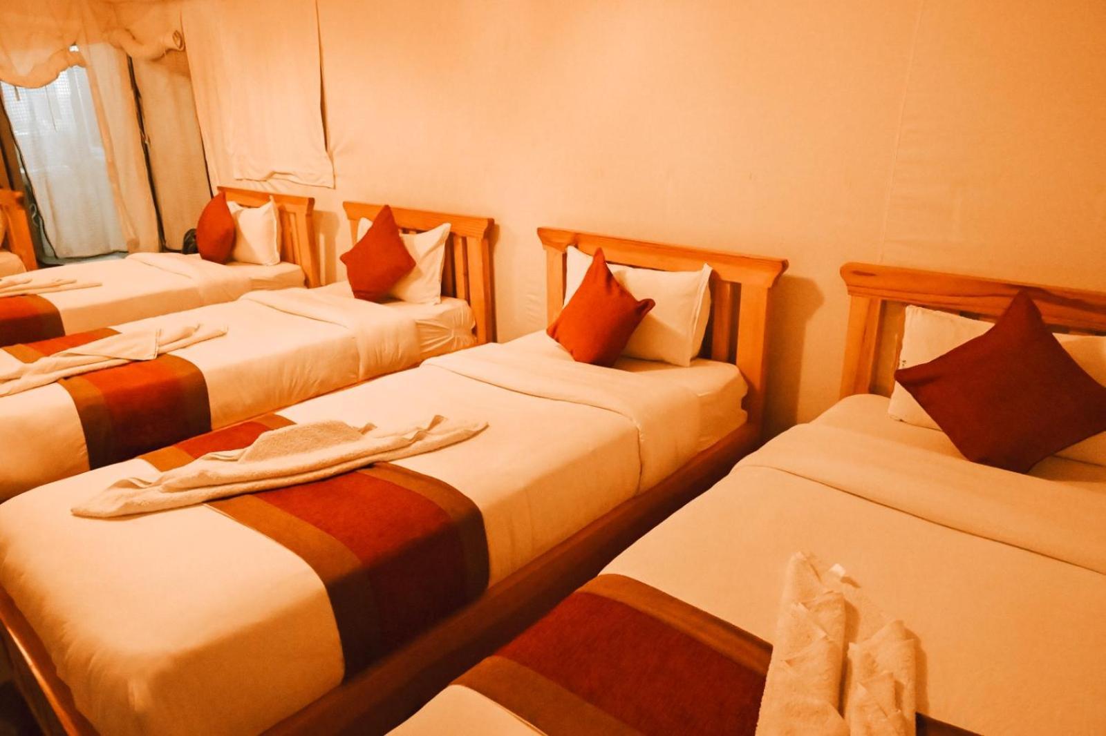Kalash Parkaze And Tent Inn Pokhara Room photo